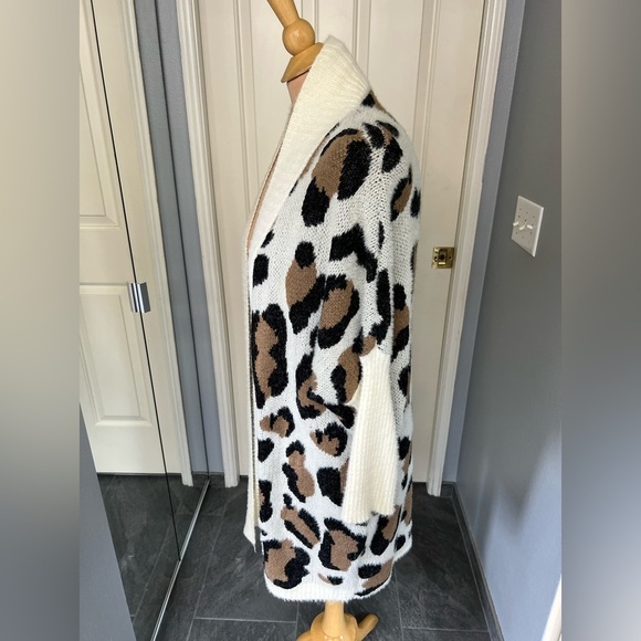 Leopard Animal Print Cozy Long Line Cardigan Sweater - Picture 6 of 8